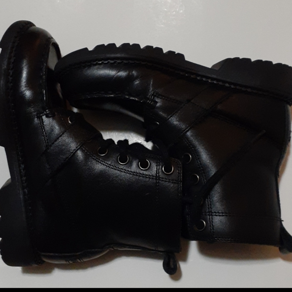 POLO RALPH LAUREN LEATHER BOOTS...KIDS